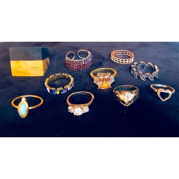 Vintage to Modern Estate Ring Lot